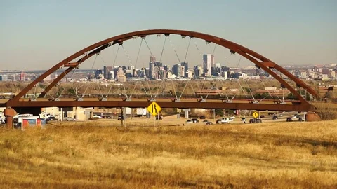 Denver Skyline Transit Train Bridge Colorado Landscape Highway Vidéo 70612443
