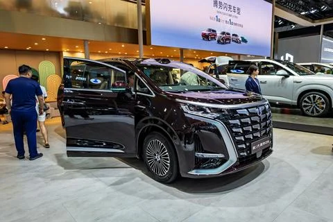 DENZA Makes its Debut at the 23rd China Changchun Auto Expo Fotos Stock