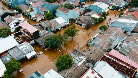 Depiction of flooding. devastation wrought after massive natural disasters. Stock Footage 125404044