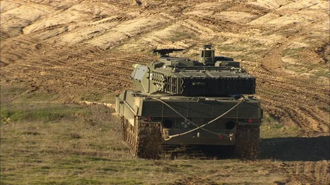 Deployment of battle tanks Видео 86851742