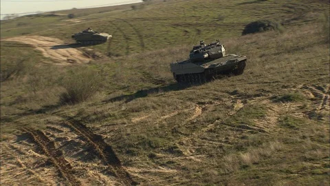 Deployment of battle tanks Видео 86852569