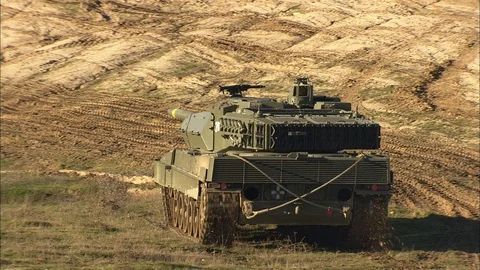 Deployment of battle tanks Видео 86852624