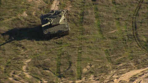 Deployment of battle tanks Видео 86852710