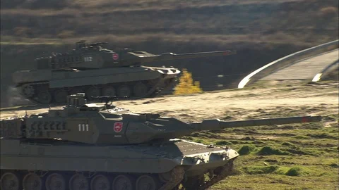 Deployment of battle tanks Видео 86852732