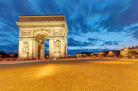 Der Arc de Troimphe in Paris bei Nacht Der Arc de Troimphe in Paris, Fankr... Stock-Fotos