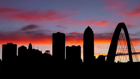 Des Moines downtown Skyline, Time Lapse at Twilight with Colorful Clouds Stock Footage 278738420