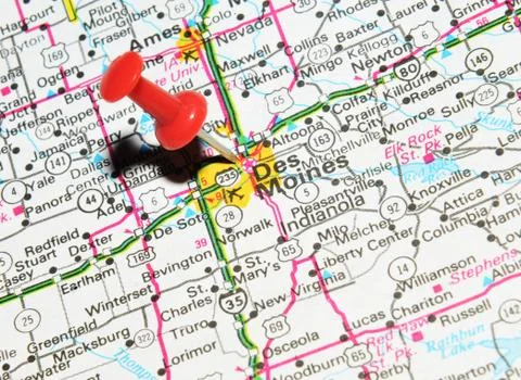 Des Moines marked with red pushpin on the map Foto stock