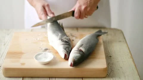 Descaling fish Video stock 24673416