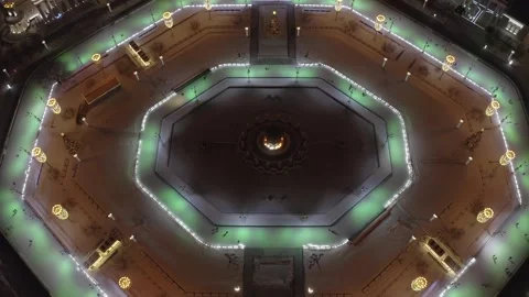 Descending drone top-down view of winter skating area Stockbeeldmateriaal 322186041