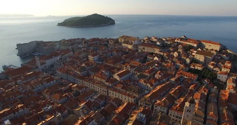 Descending on Dubrovnik Stock Footage 118319962