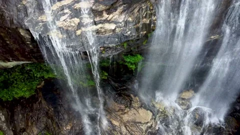 Descending in front of waterfall Vidéo 158324282