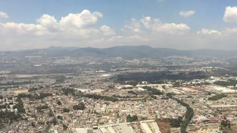 Descending Over City 스톡 동영상 145884152