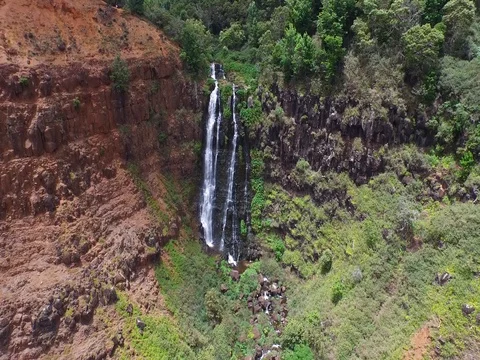 Descending on waterfall Stockbeeldmateriaal 78113464
