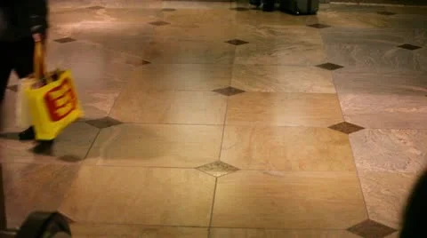 The descent on the escalator 動画素材 11019076