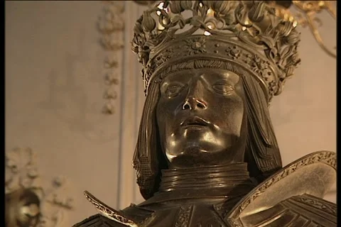 Description of all people of statues in Emperor Maximillian tomb, Insbruck 1998 Stock Footage 170071372