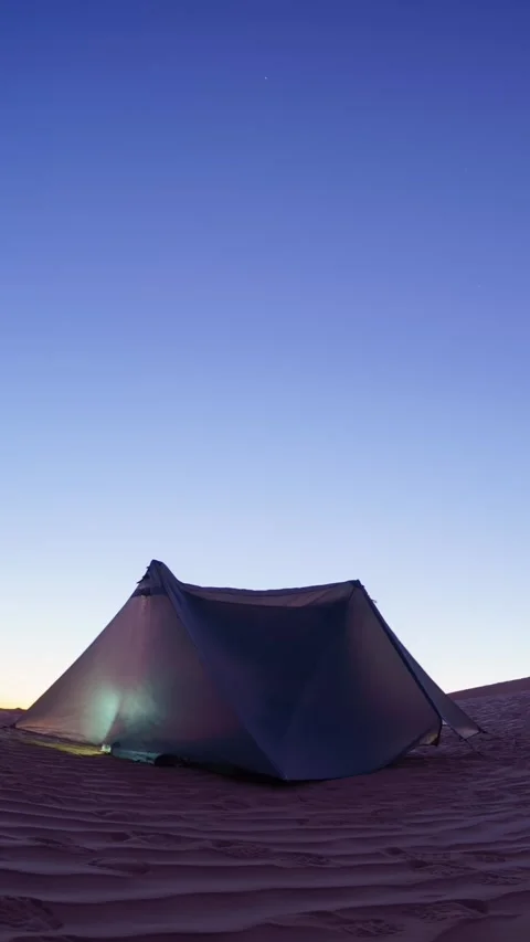 Desert Campsite at Dusk with Starry Sky Timelapse Видео 345367181