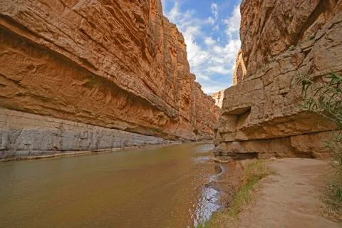 In a Desert Canyon Stockfoto's