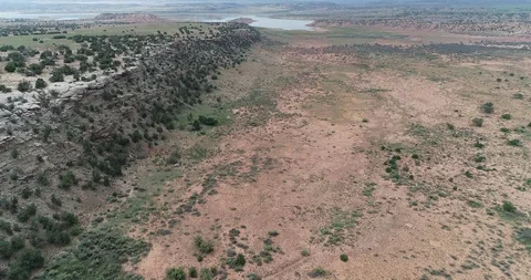 Desert Cliffs and Lake Vídeo Stock 94779552