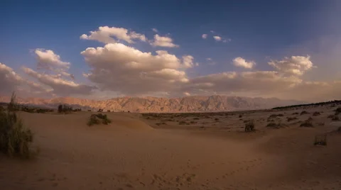 Desert dusk clouds timelapse 4K Stockbeeldmateriaal 43189838