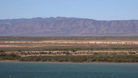 Desert Freight Train Part 3 Stockbeeldmateriaal 119135142