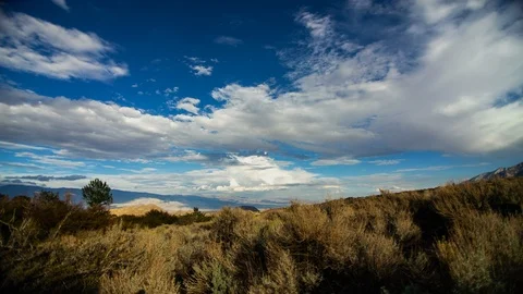 Desert Landscape with Thunderclouds 4K Motion Control Timelapse Stockbeeldmateriaal 95251685