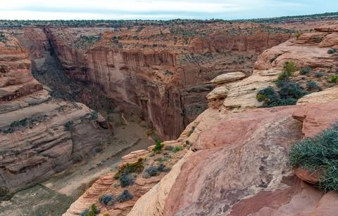 Desert landscape, view of red eroded rocks, Canyon de Chelly National Monum.. Foto stock