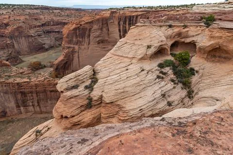 Desert landscape, view of red eroded rocks, Canyon de Chelly National Monum.. Stock-Fotos