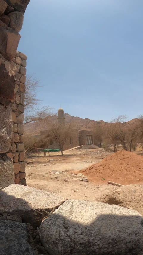 Desert Mosque View- Ancient Stone Ruins to Remote Mountain Vídeo Stock 321209185
