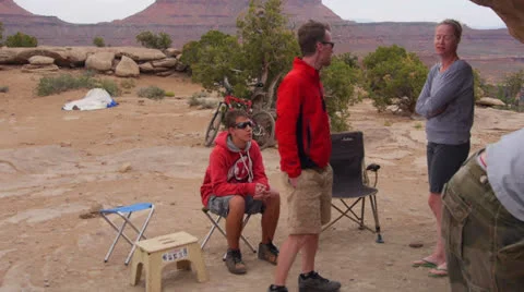 Desert Mountain Biking Riders in Camp Video stock 25207589