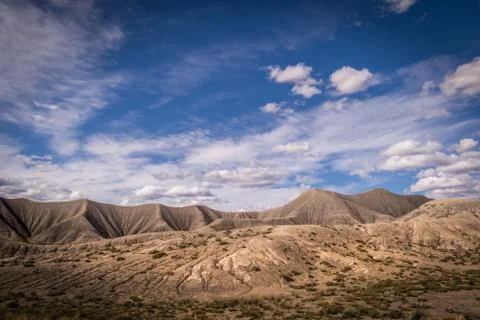 Desert Mountain Range With Cloudy Sky Stock-Fotos