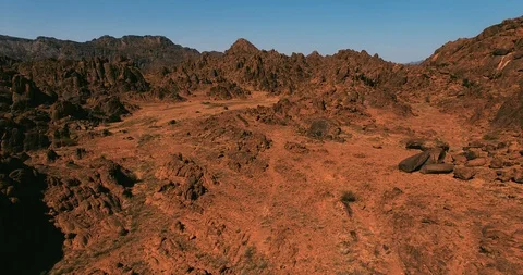 Desert Mountains drone shot Vídeos de archivo 110890221