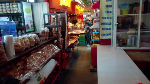 Deserted bakery stall inside traditional Oaxaca market 스톡 동영상 313582338