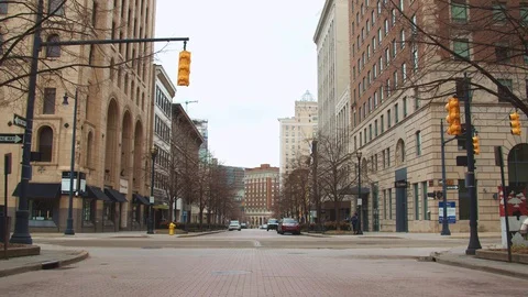 Deserted city intersection, covid-19 lockdown, quarantine, 4K60p Stock Footage 128731374