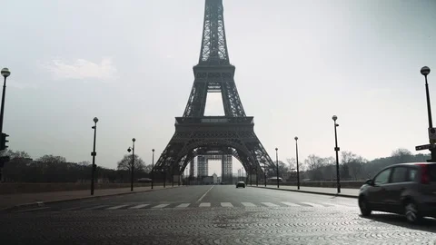 Deserted Eiffel tower bridge during coronavirus lockdown in Paris 스톡 동영상 126753263