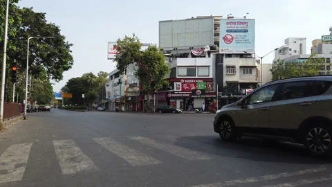 Deserted Linking Road during Corona virus lockdown  Vídeos de archivo 131354346
