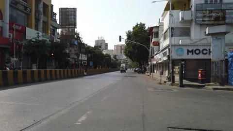 Deserted Linking Road during Corona virus lockdown  Vídeos de archivo 131355394
