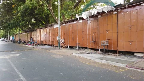 Deserted Linking Road during Corona virus lockdown  Vídeos de archivo 131357552
