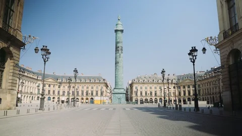 Deserted Vendome square during coronavirus quarantine 4K 스톡 동영상 128395562