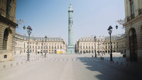 Deserted Vendome square during coronavirus quarantine 4K 스톡 동영상 128395571