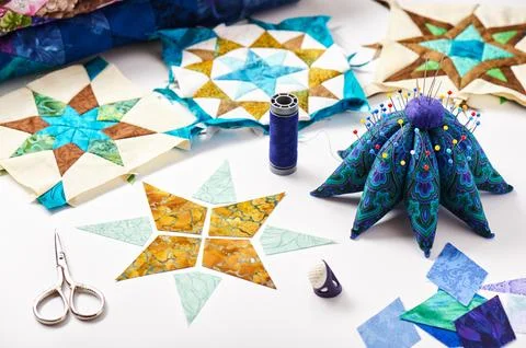 Design of element quilt in progress, prepared cut pieces, ready elements 스톡 사진