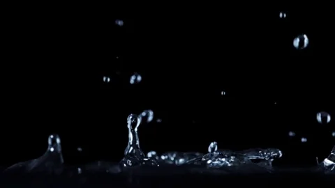 Design Elements - Water Splashes In Slow Motion - 35 Stockbeeldmateriaal 69835973