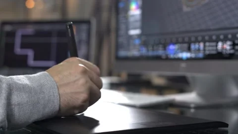 Designer using pen mouse  Stock-Footage 200832077