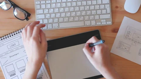 Designer works with web sketch Vídeo Stock 66028574