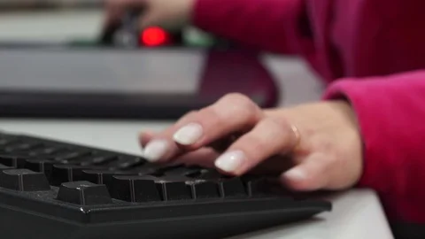 Designers working at textile studio. Vídeo Stock 72564405