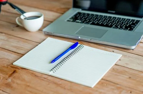 A desk with a business computer and a note on the desk. Business concept with Фото