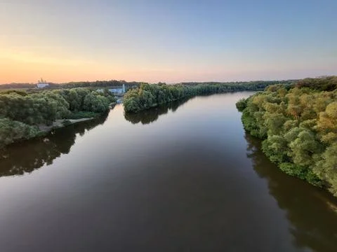 The Desna River in the evening in the summer on a cloudless day. View from .. Stock-Fotos