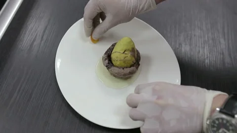 Dessert design on a platter 動画素材 97447435