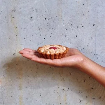 Dessert in a hand Foto stock