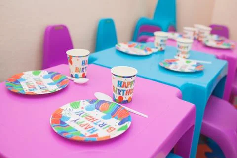 Dessert table with cake and candy on a children's birthday Foto stock