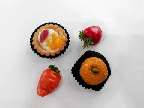 Desserts snack pie cake and red strawberry cake in white background. 스톡 사진